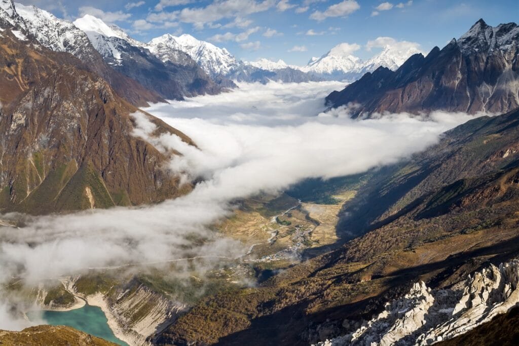 Manaslu valley covered with cloud